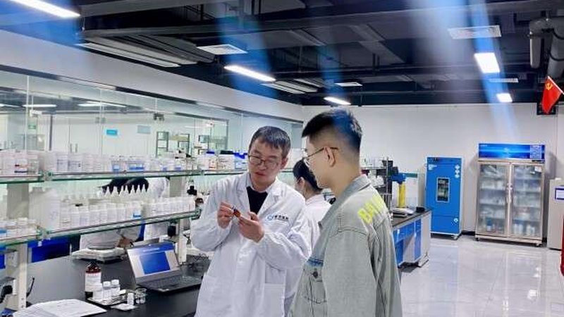 荧光标记引物：精准科研的“导航针”**